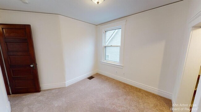 Building Photo - 1705 Jackson Ave