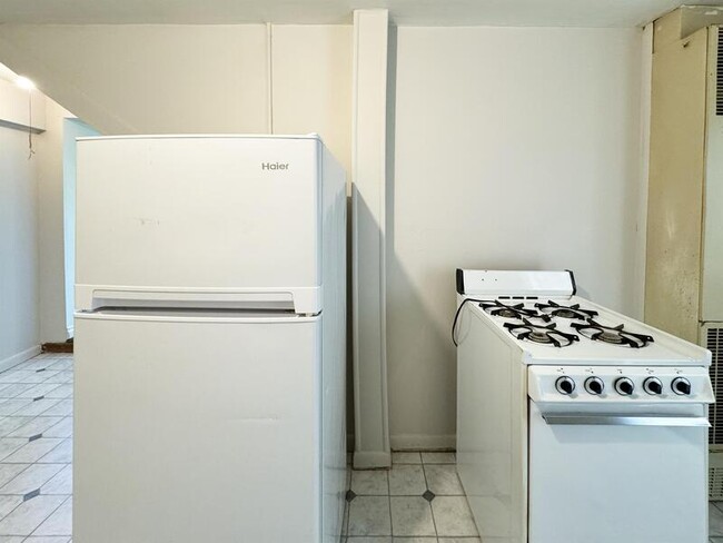 Building Photo - 531 Monroe Street