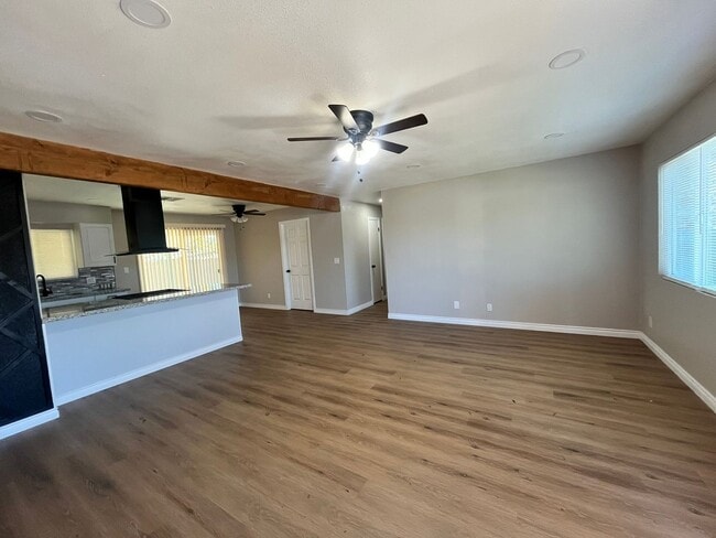 Building Photo - 840 S F St