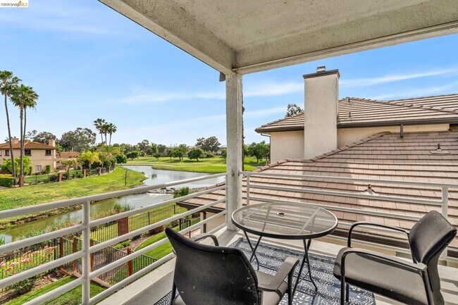 Building Photo - 5640 Edgeview Dr