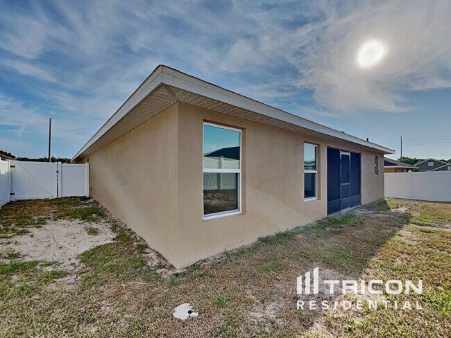 Building Photo - 1811 Galloway Terrace