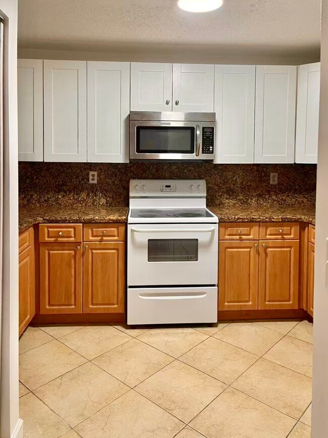 Building Photo - 8851 NW 119th St