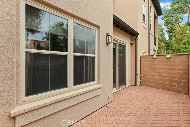 Building Photo - 220 Kempton