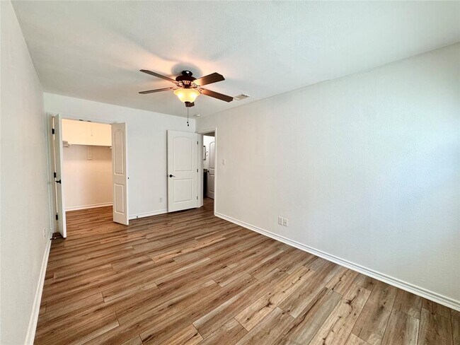 Building Photo - 6700 Cooper Ln