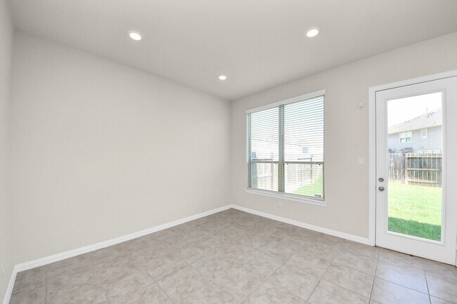 Building Photo - 1635 Ryon Falls Dr
