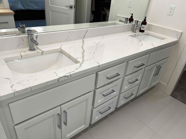 Building Photo - 12048 NE 108th St