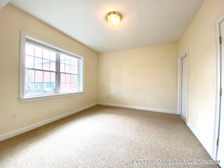 Building Photo - 661 Bennington St