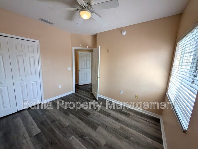 Building Photo - 9533 Newdale Way