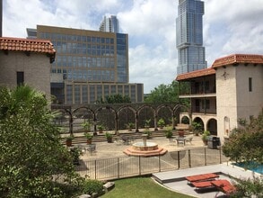 Building Photo - West Downtown Condo