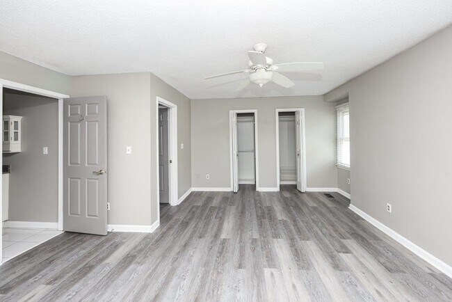 Building Photo - 5031 Bell Dr SE