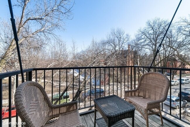 Building Photo - 2201 W Wabansia Ave