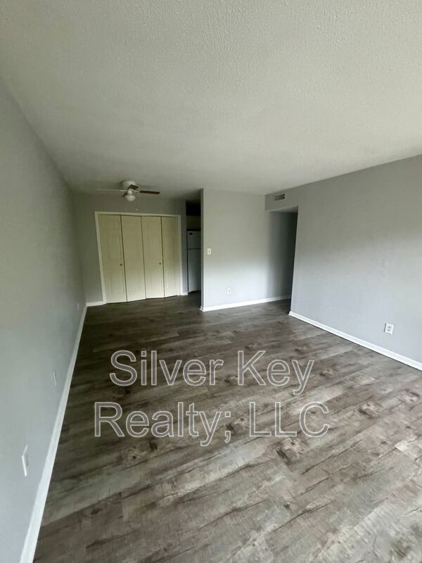 Building Photo - 311 Sunset Drive