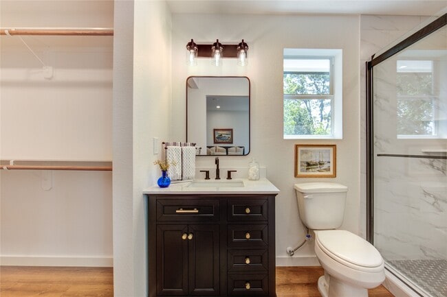 Building Photo - 11 E Obryant St