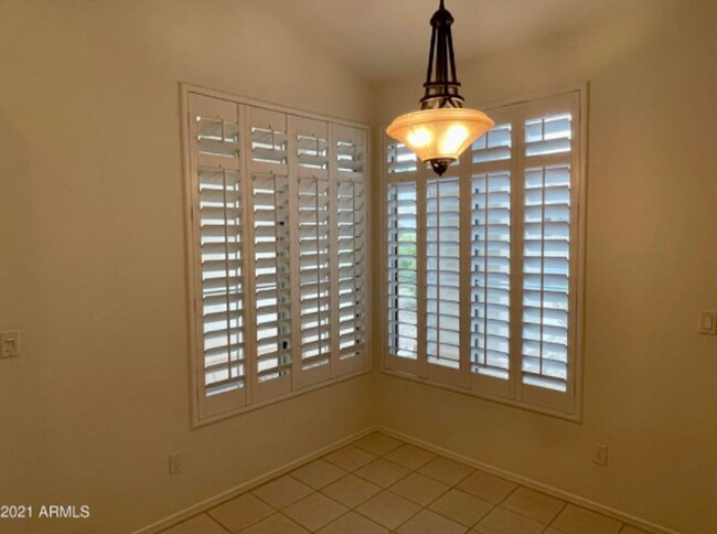 Building Photo - Scottsdale 3 Bed, 2 Bath Single Story Home PLUS Den