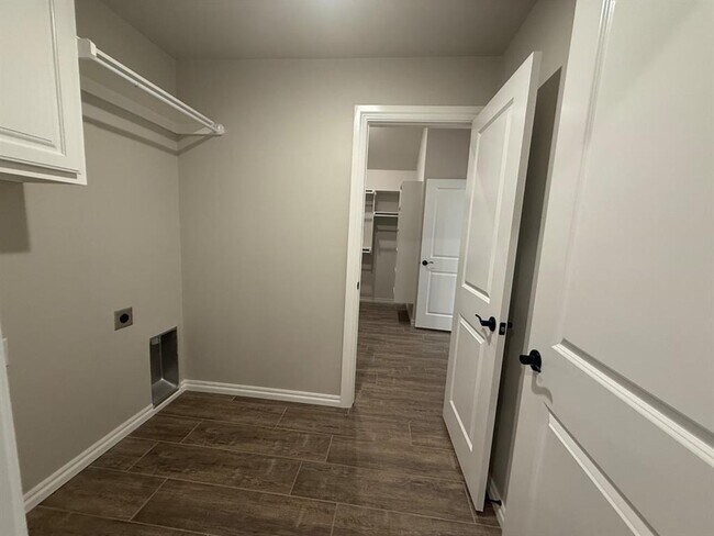 Building Photo - 8401 HazelWood Wy