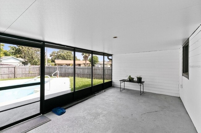 Building Photo - 10625 Bresslyn Blvd