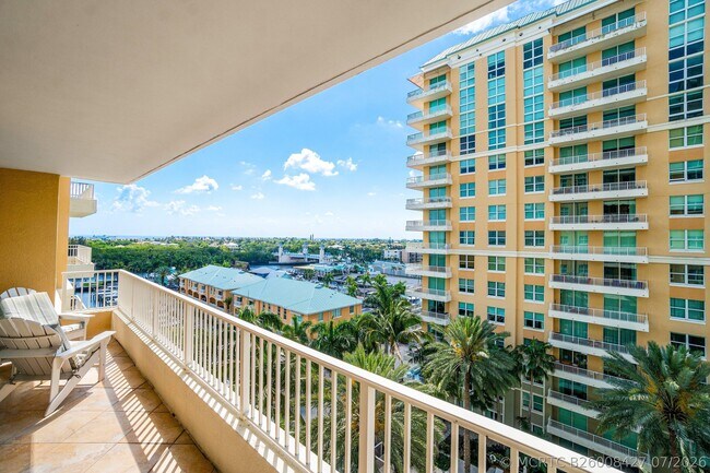 Building Photo - 700 E Boynton Beach Blvd
