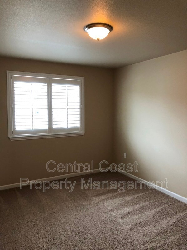 Building Photo - 16330 E Garrison Dr