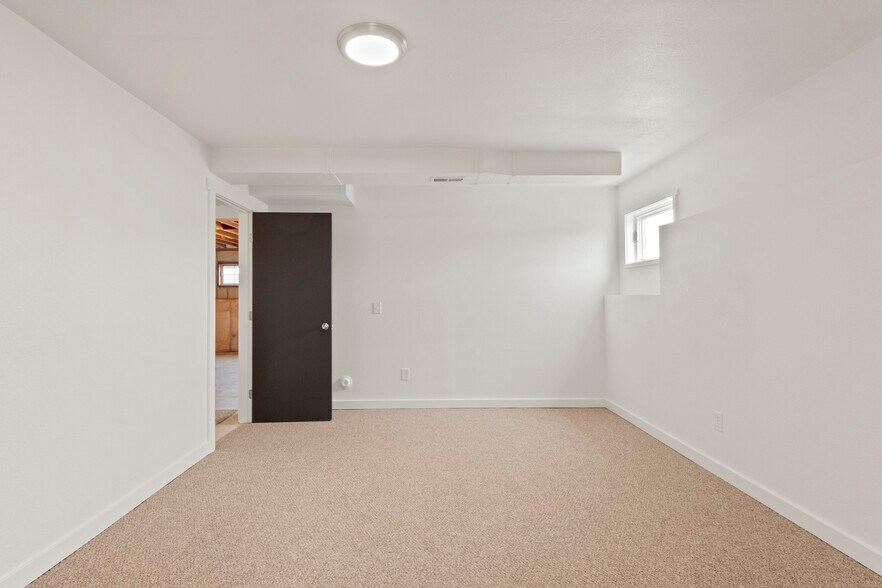 Building Photo - 5704 W Garden Springs Rd