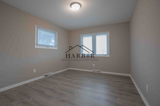 Building Photo - Single Family Home in SW Rochester with Fu...