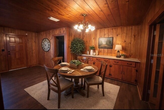 Building Photo - 118 E Pine St