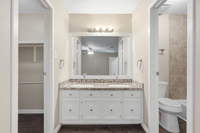 Building Photo - 971 N Red Cedar Cir