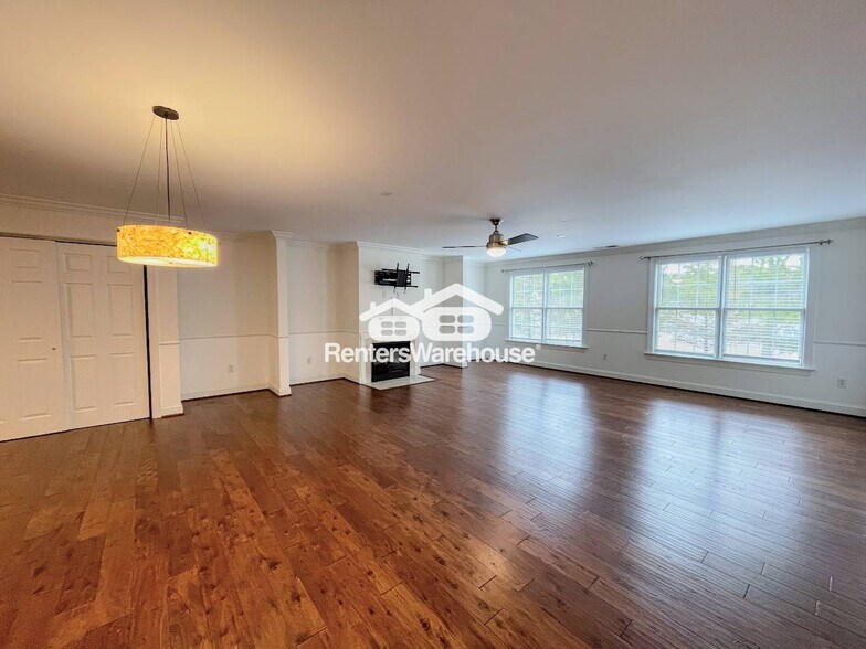 Building Photo - 500 Judah Way