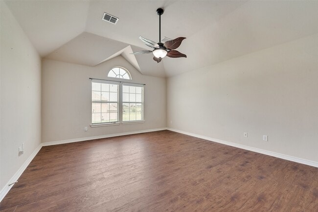 Building Photo - 10044 Dorsett Dr