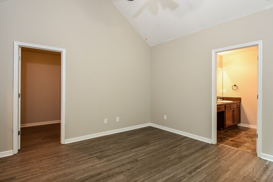 Building Photo - 62 Beaver Pointe