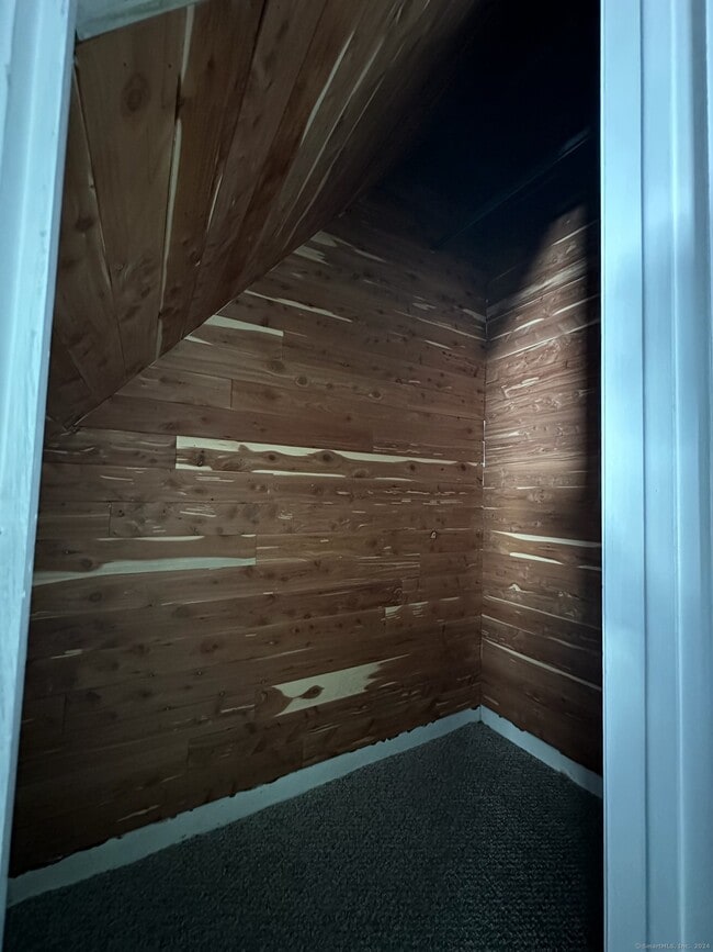 Building Photo - 26 Couch St