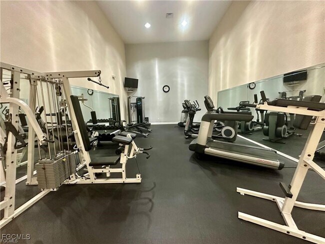 Building Photo - 6321 Aragon Way