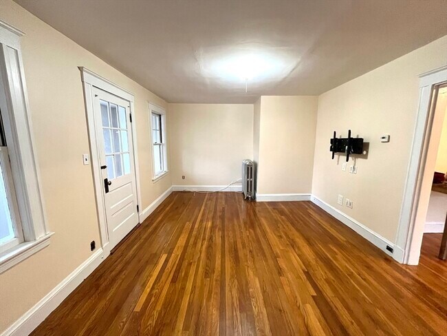 Building Photo - 38 Olcott St