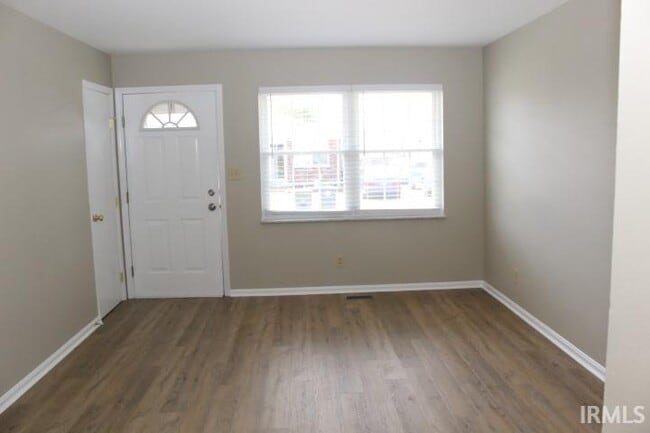 Building Photo - 2555 Stanley Ct