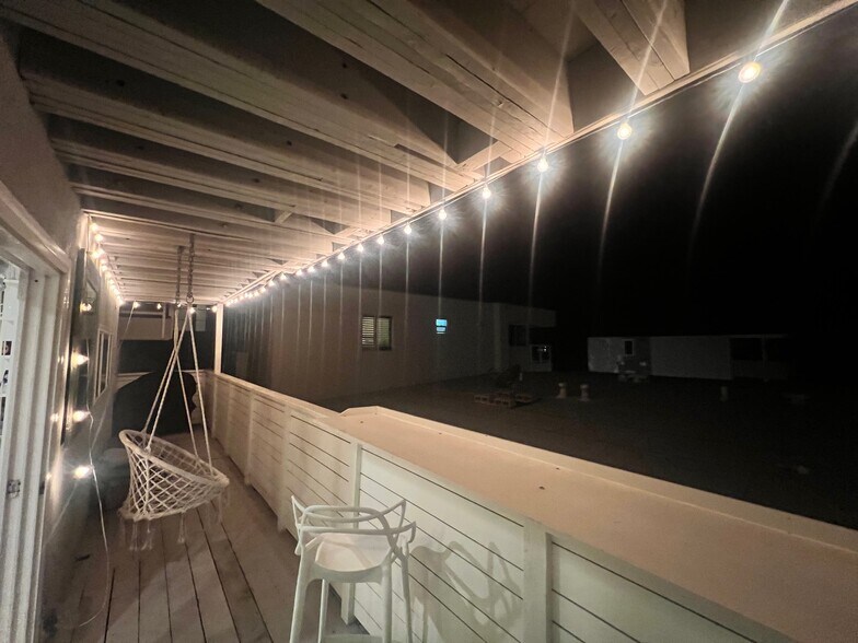 Building Photo - 3309 Bayview Dr