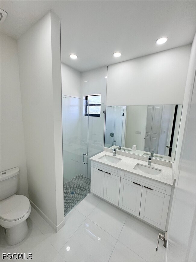 Building Photo - 3032 NW 41st Ave
