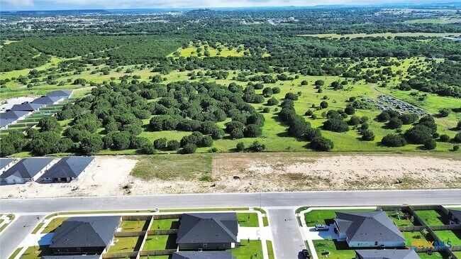Building Photo - 902 Cherry Laurel Ln