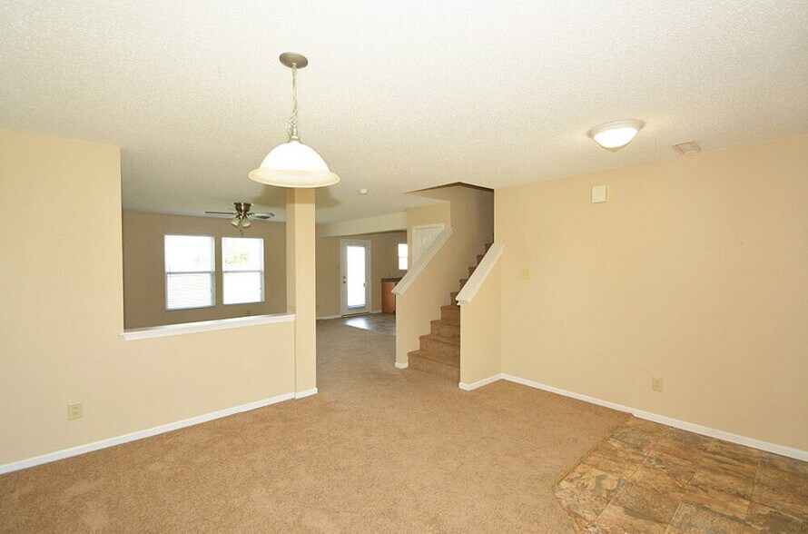 Building Photo - 5660 Grassy Bank Dr
