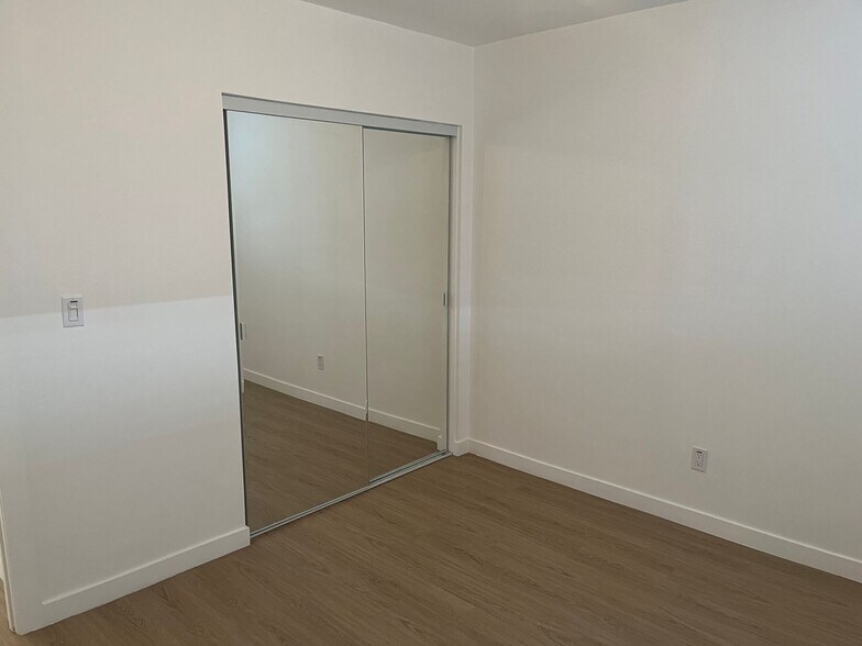 Building Photo - 255 S Ave 55