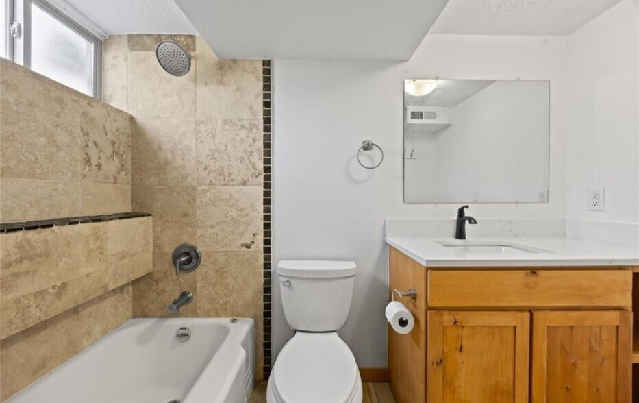 Building Photo - 5014 W 36th Ave