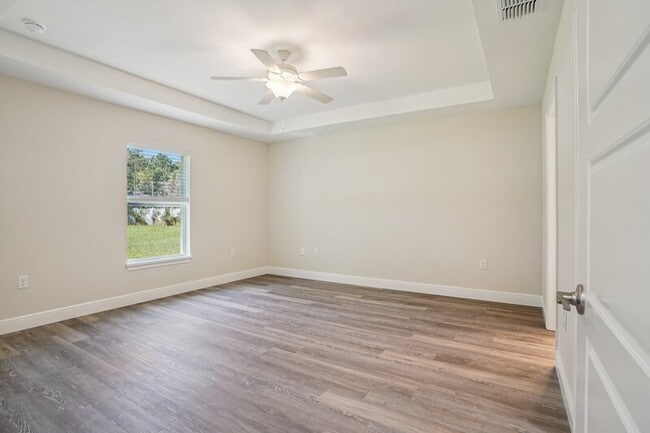 Building Photo - 6 Dogwood Dr Trce