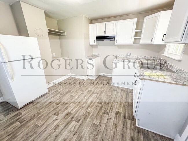 Building Photo - 516 N Clark St