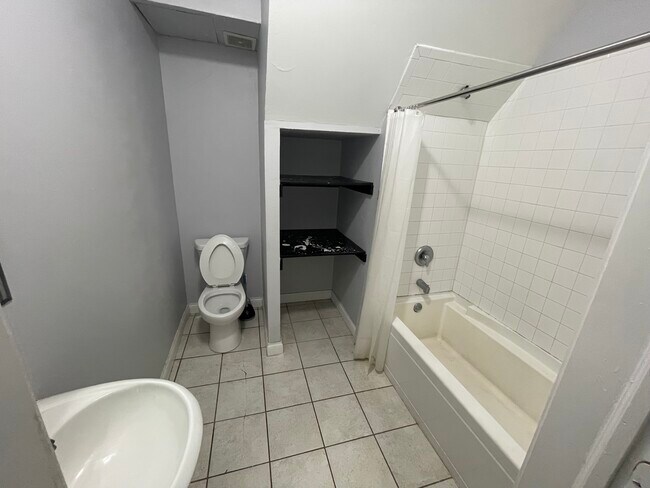 Building Photo - 1917 61st St