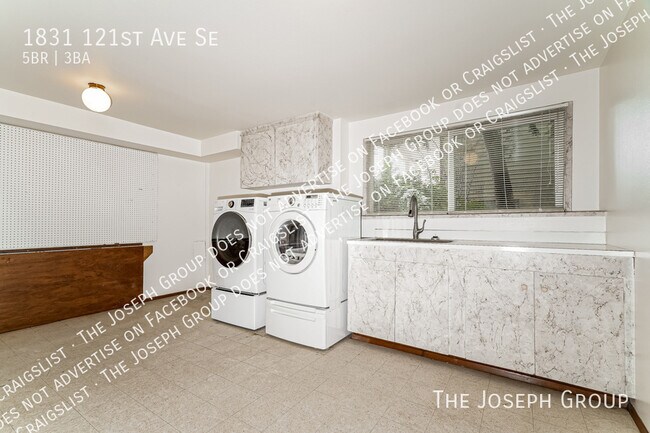 Building Photo - 1831 121st Ave SE