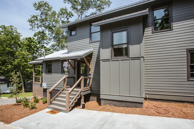 Building Photo - 132 Flint St