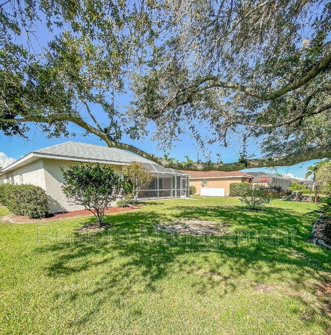 Building Photo - 2137 Date Palm Way