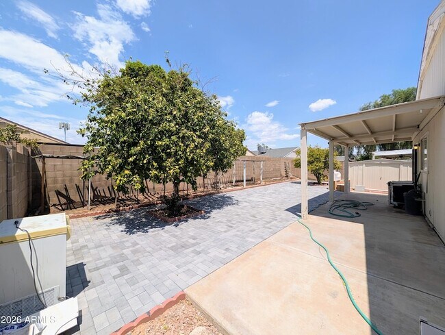 Building Photo - 2824 W Angela Dr