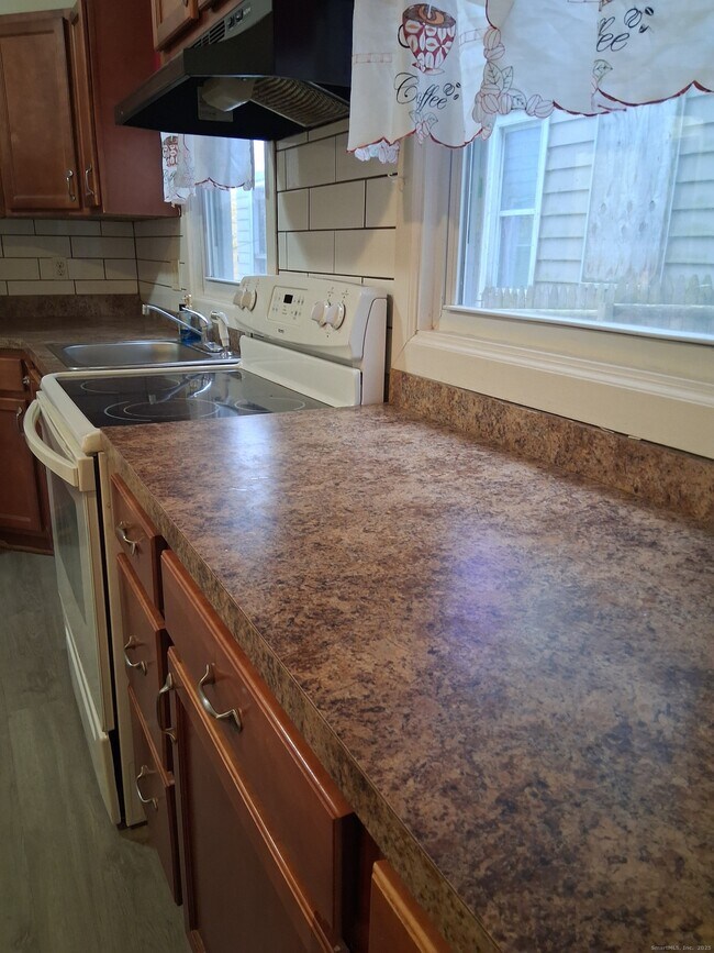 Building Photo - 367 Watertown Ave