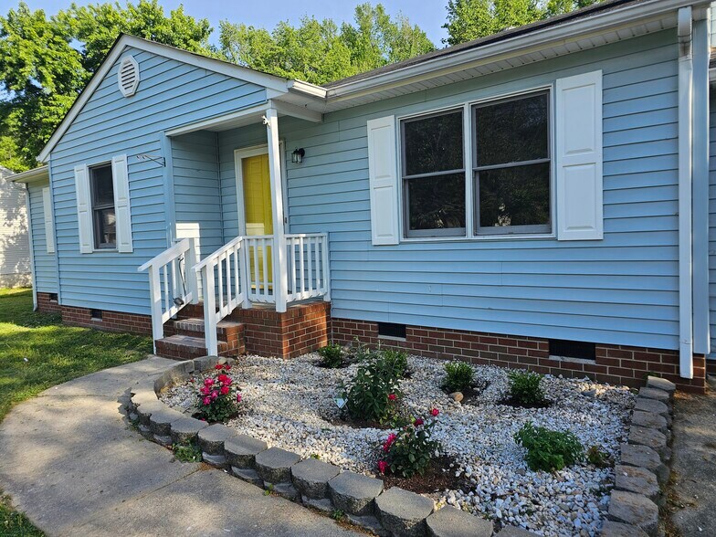 Building Photo - 3610 Woodside Ct