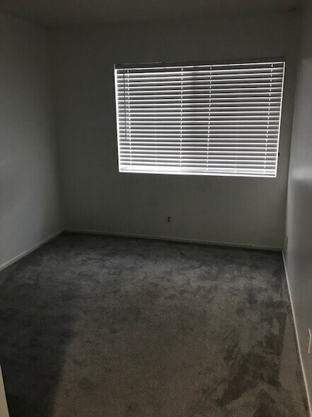 Building Photo - 486 Serento Cir