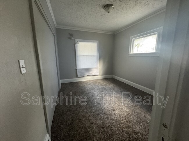 Building Photo - 4056 E 136th St